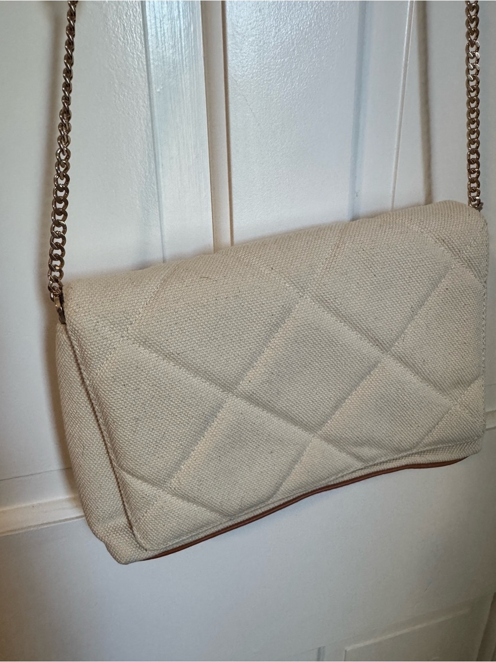 Quilted Cream Shoulder Bag with Chain Strap